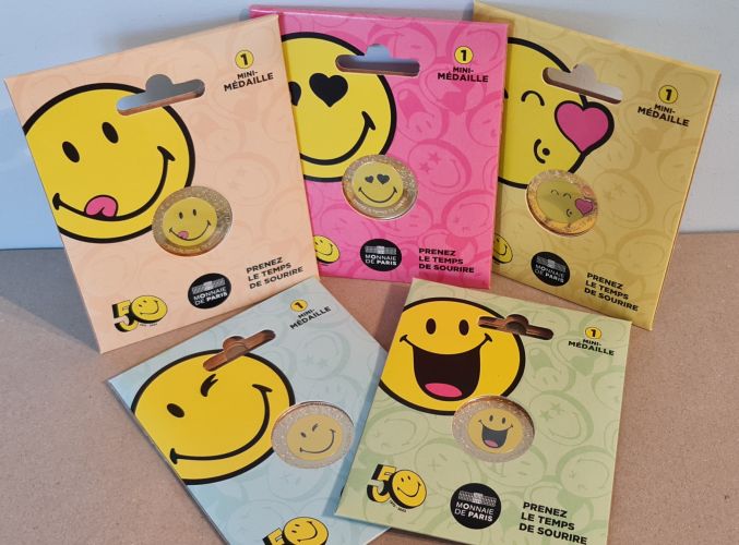 Lot 5 Medailles Touristique Monnaie de Paris Colorisée 2022 Smiley ! ☺️ 😬 😘